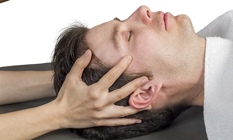 ایمنی تنظیم گردن با تکنیک‌های کایروپرکتیک
